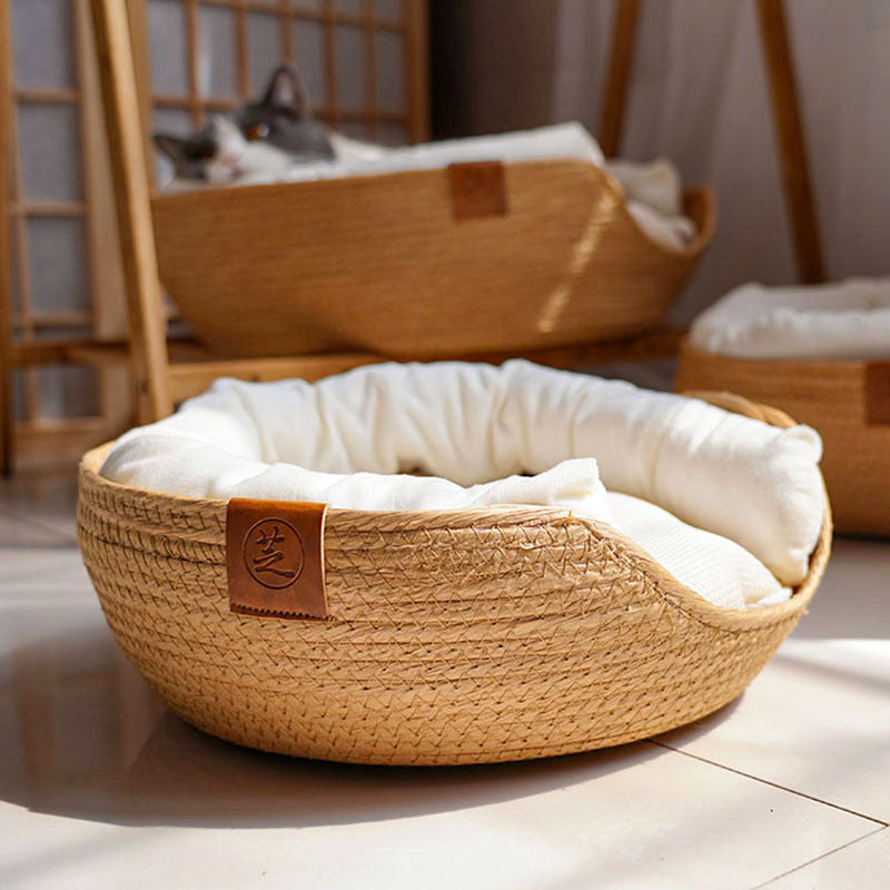 Handwoven Cat or dog Bed with Cooling Features for Pets